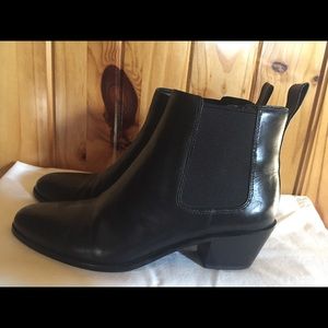 Via Spiga Black Leather Ankle Boots Size 6.5